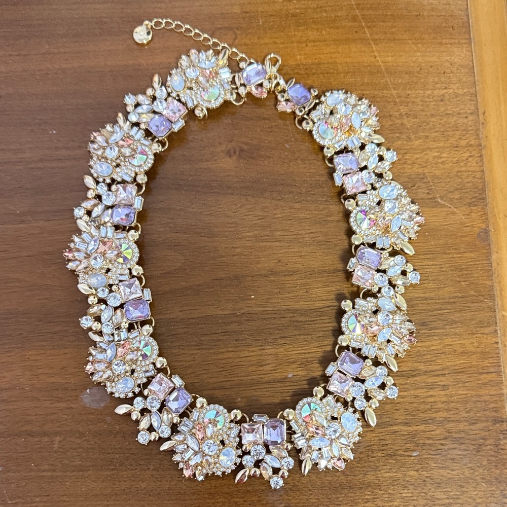 Elegant Gold and Pink Statement Necklace